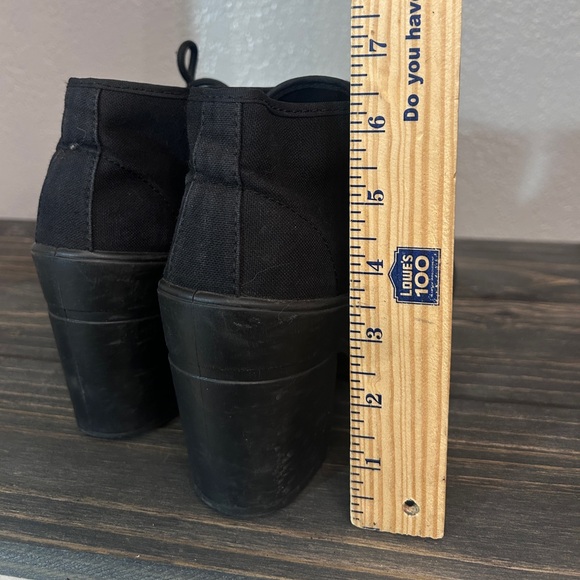 Size 7.5 ANDREA Black Lace-Up Ankle Chunky Boots Alt Fall Winter Goth - Picture 4 of 7